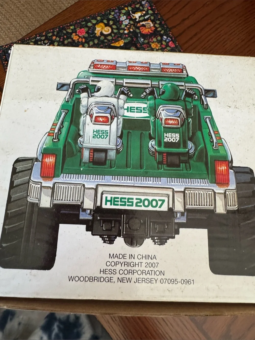 2007 Hess Toy Monster Truck with 2 Motorcycles Lights & Sound BRAND NEW IN BOX - Picture 3 of 6